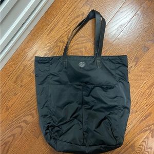Lululemon tote